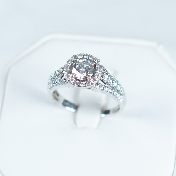 Jewelry - 14k engagement ring  white gold round diamonds